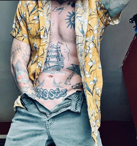 _saltyexhibitionistdad pornstar perfect gallery