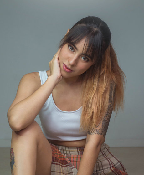 Salmakia model free archive