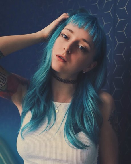 Sally Kinky Girl next door free model image