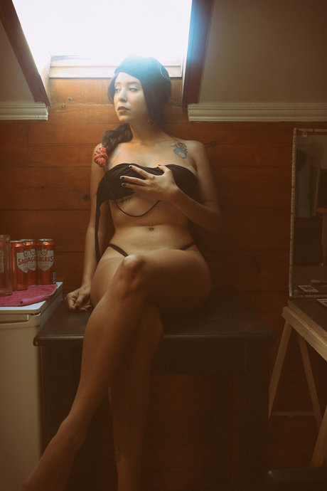 light onlyfans sexy image