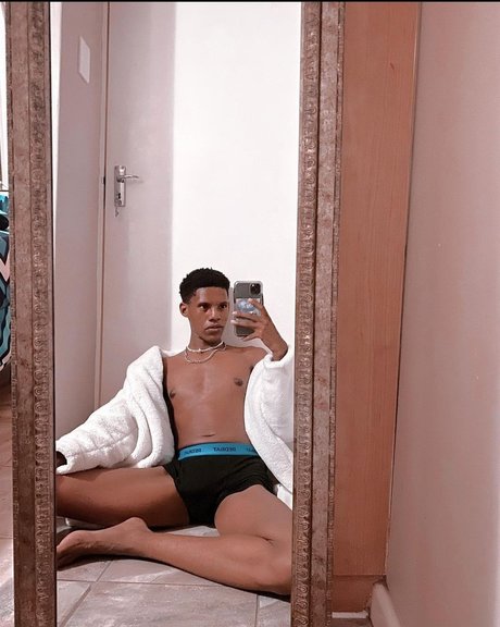 Femboy Benzo sexy model photo