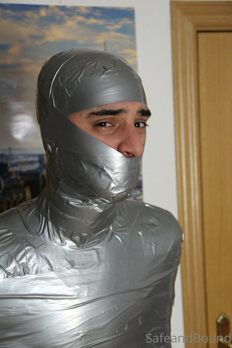 Safe and Bound top model galleries