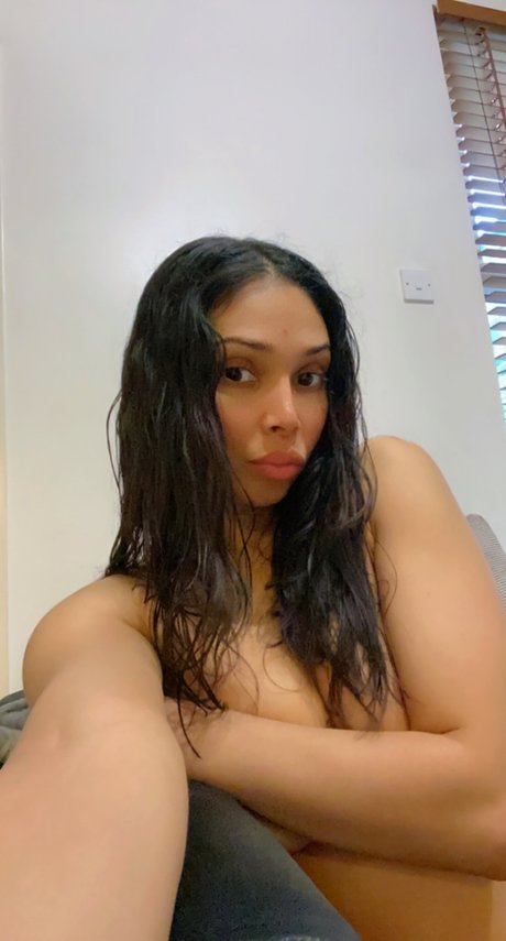 Sacha Summers star perfect photo