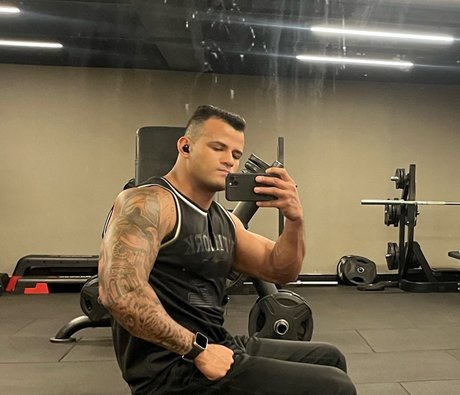 SAAM FREE_ star best pic