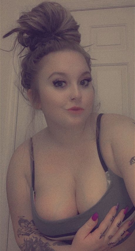 ryleigh top pornstar image