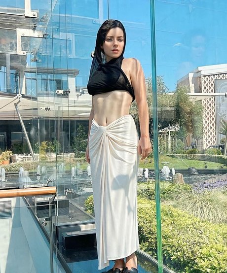 Merve Bolugur high quality model galleries