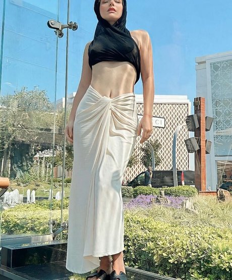 Merve Bolugur pornstar sexy pic