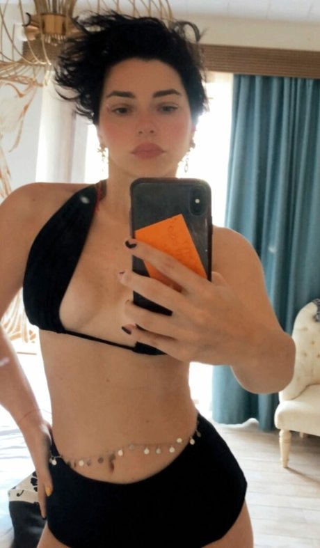 Merve Bolugur perfect star archive