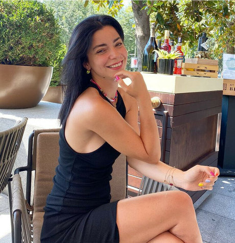 Merve Bolugur pornstar hot photos