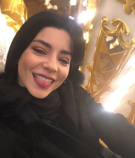 Merve Bolugur model sex photos