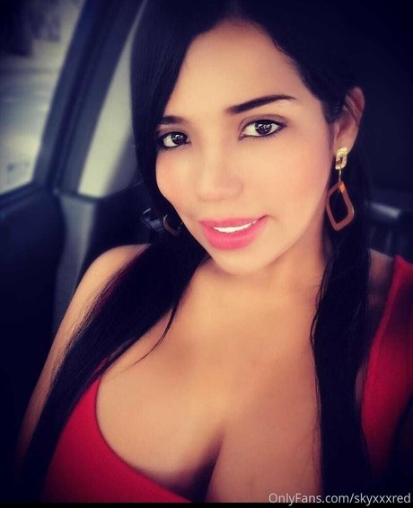 skyxxxred star top picture