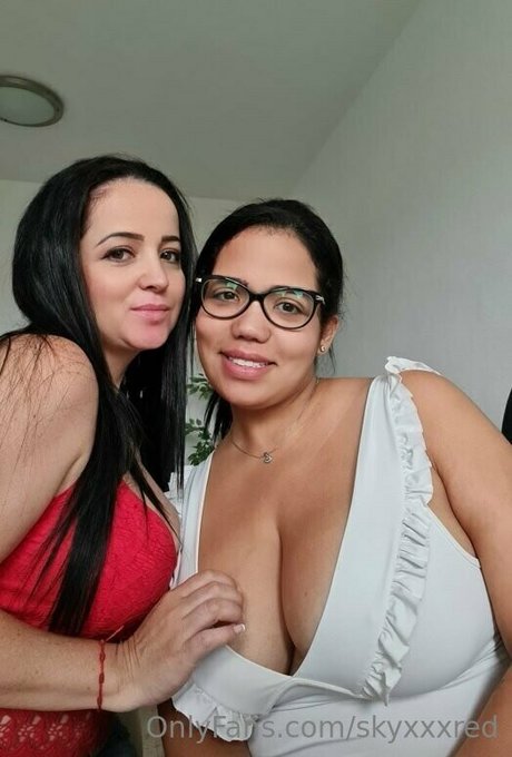 skyxxxred nice pornstar image