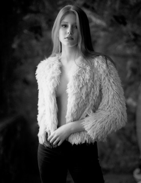 Katya Sitak star free photos