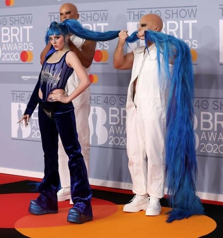 Ashnikko star naked archive