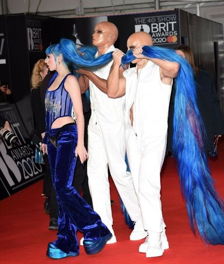 Ashnikko star adult photos