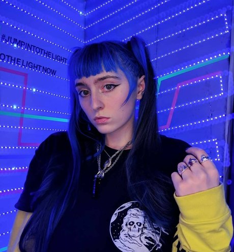 Ashnikko sex star images