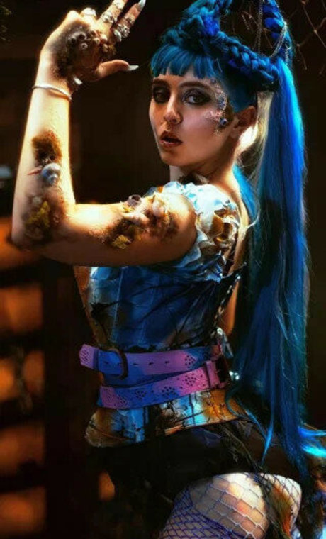 Ashnikko model high quality img