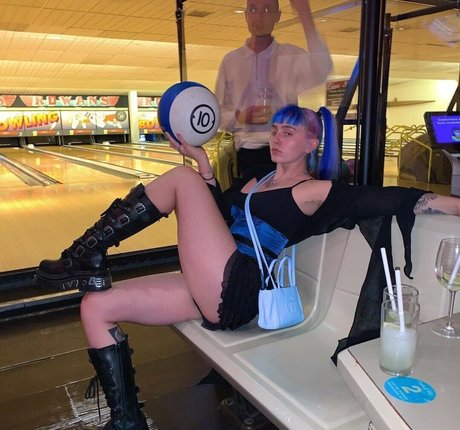 Ashnikko star xxx images