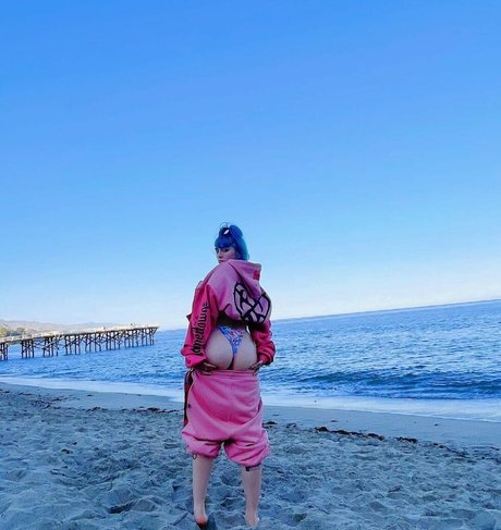 Ashnikko star photos