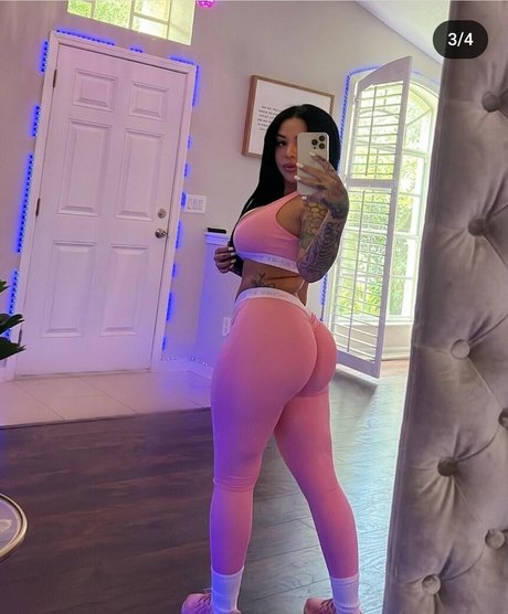 girlfriend onlyfans beautiful pics