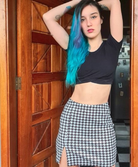 Teteia erotic model photo