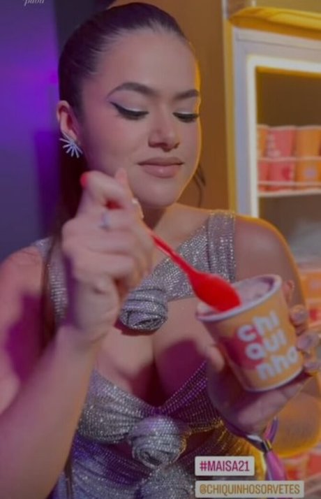 Maisa Silva sexy actress pics