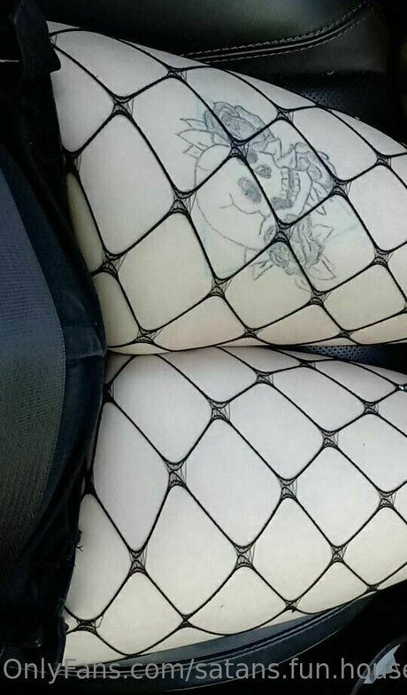 satans fun house adult model img