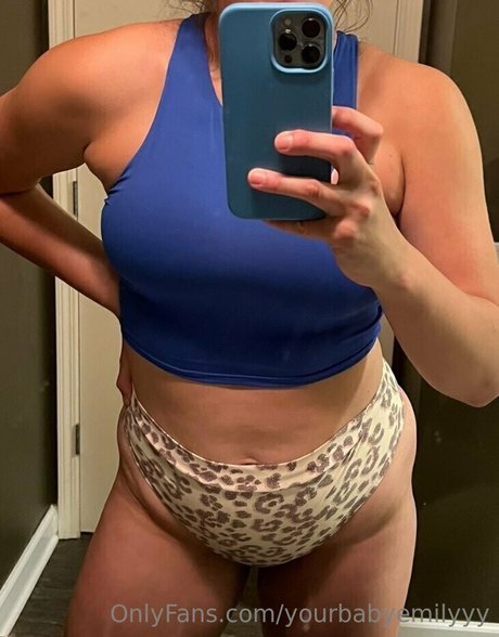 yourbabyemilyyy naked star photo