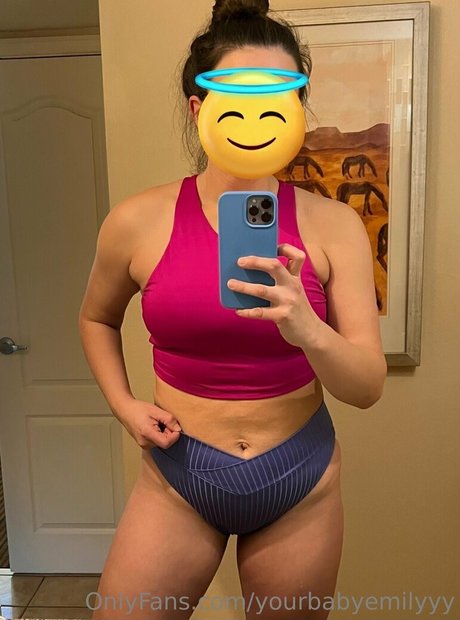 yourbabyemilyyy naked star pics