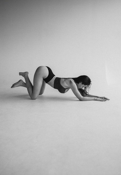 Lenabartos hot model pictures