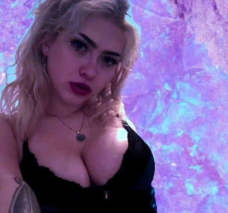 neferkitti pretty pornstar archive