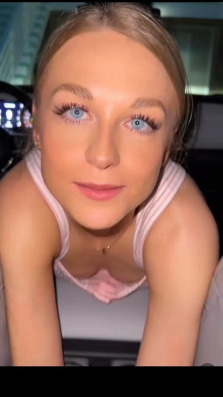 Snowwolf jku model beautiful photo