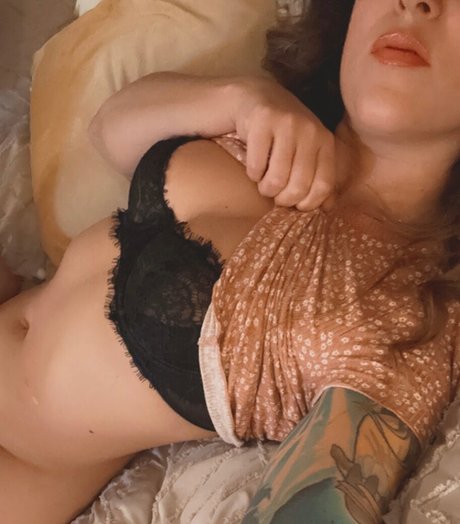 avavette hd pornstar image