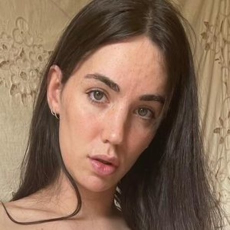 skinny brunette onlyfans pornos pictures