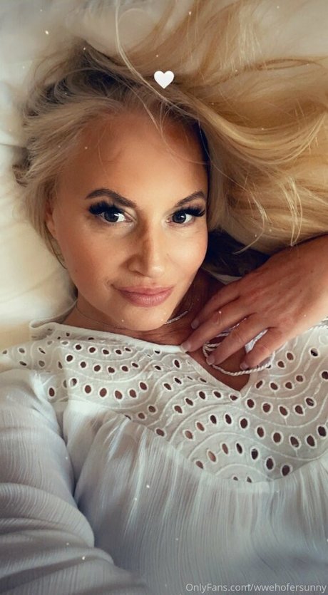 Tammy Lynn Sytch hot pornstar image