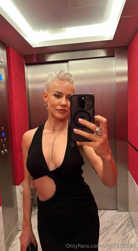 hooters onlyfans free xxx pics