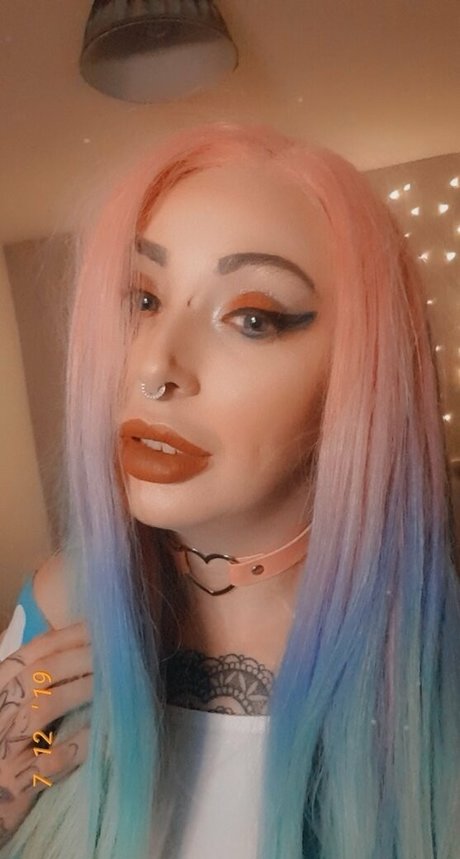 queenrainifree model pretty picture