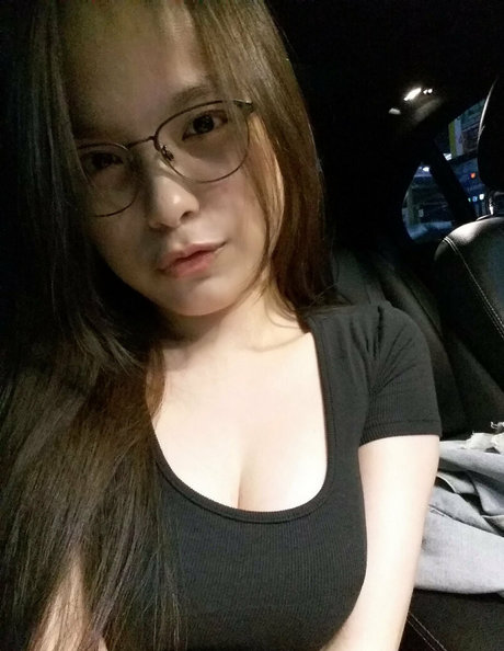 lucy830208 model nude image