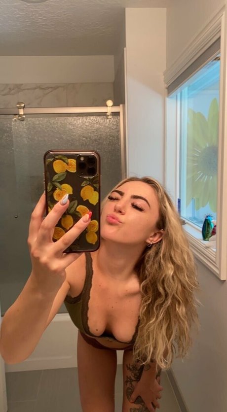 caitlynbabyxx perfect pornstar photo