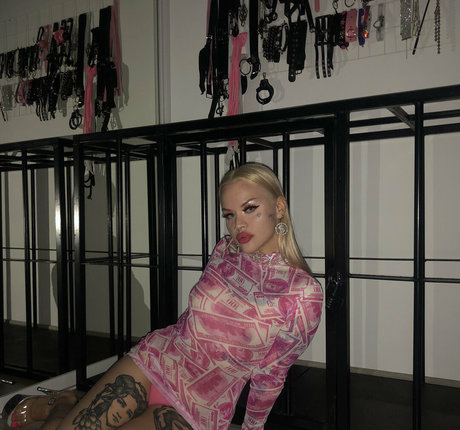 Nasty bimbo pornstar art galleries