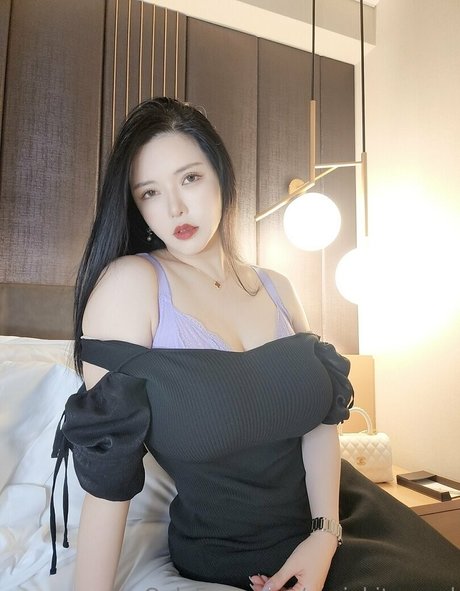 busty ebony onlyfans sexy nude archive