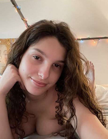 Givingyougrace pornstar nude images