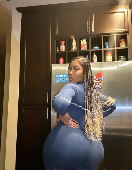 moriahmillss model xxx photo