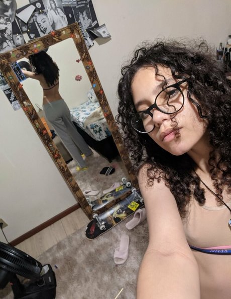 Thesuusu model porn picture