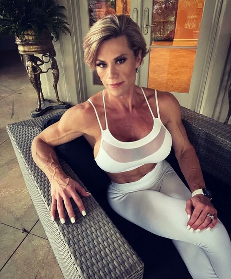 Dona Lyann Pohl model nudes images