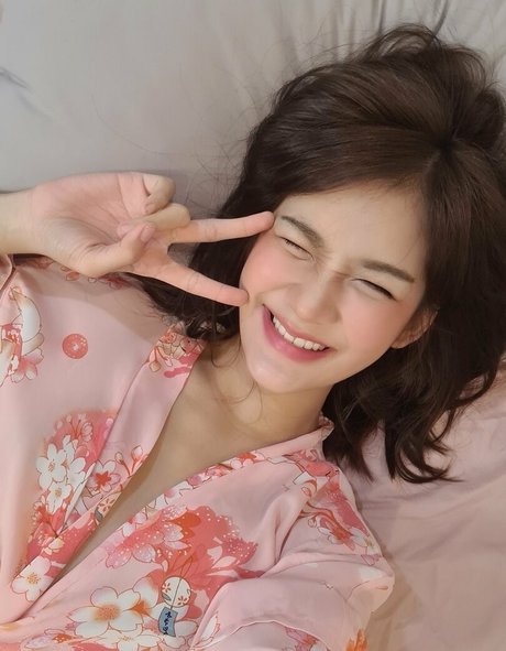 sweetieyukino model hot photos