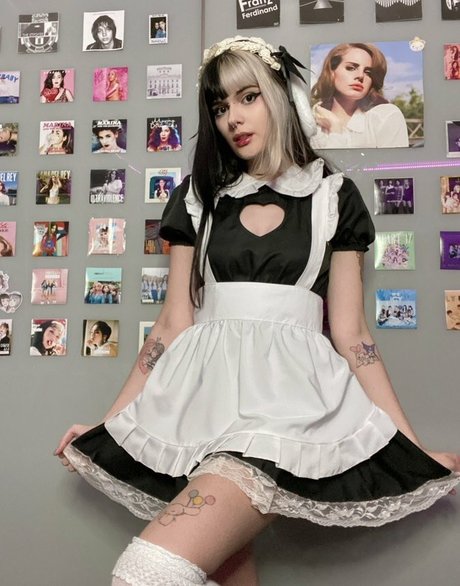 Cherry Bella model sexy pictures