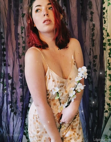 lilpinkalien nude star pic