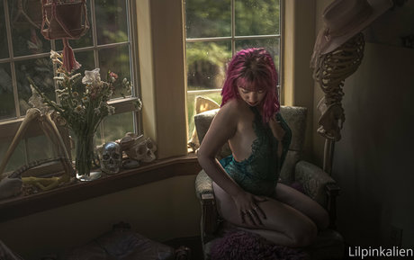 lilpinkalien perfect model pics