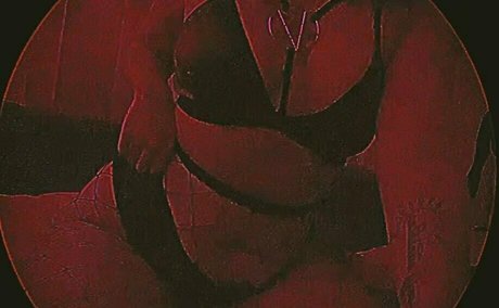 prettyyybunnii top model image